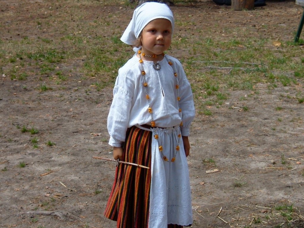 Folkloriste Anna Karele
Autors: No albuma.