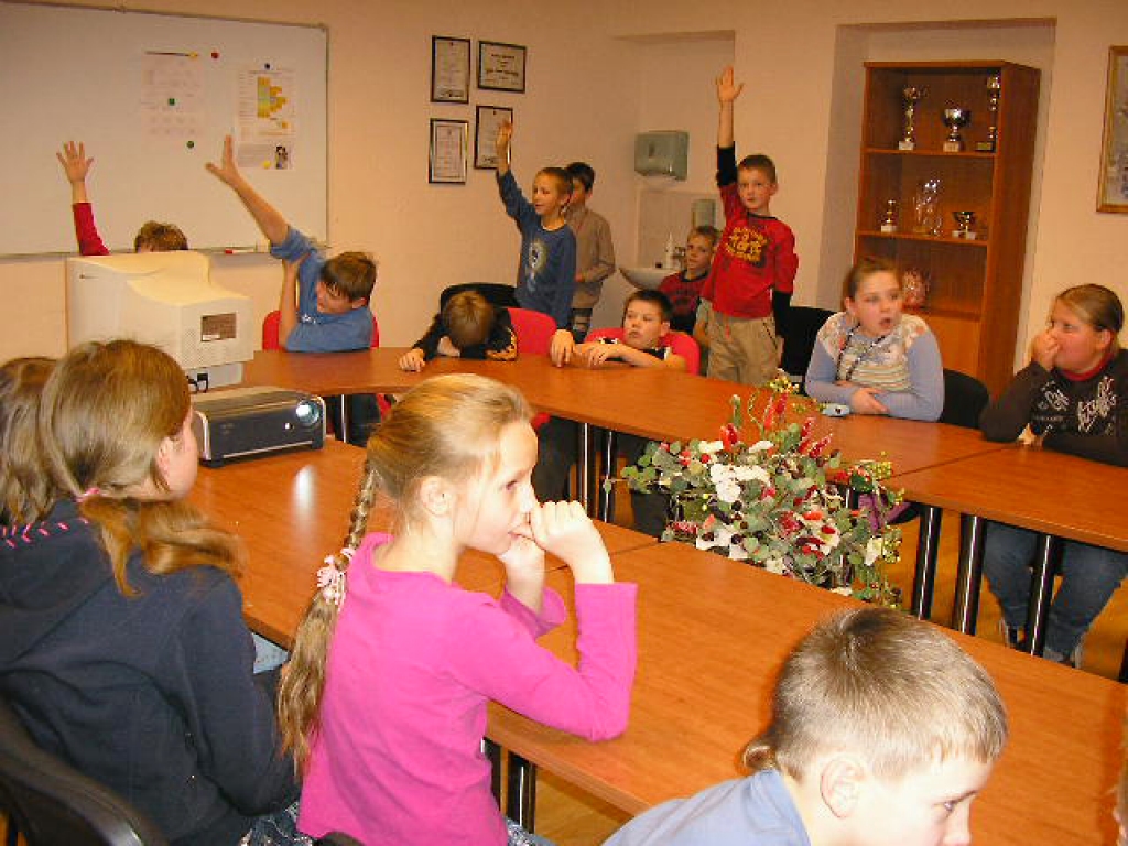 4.a klases skolēni, kuri papildina zināšanas un prasmes datorpulciņā pie skolotāja Edgara Šmita, piedalīsies Eiropas komisijas izsludinātajā konkursā 