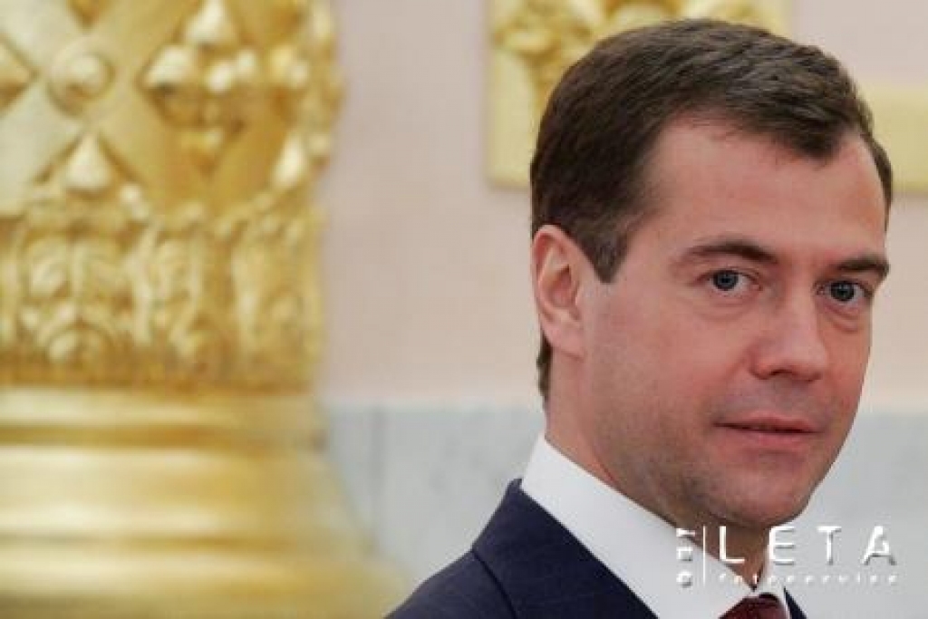 Krievijas pirmais vicepremjerministrs Dmitrijs Medvedevs Kremlī 2007.gada 7.martā. Krievijas prezidents Vladimirs Putins 10.decembrī pauda atbalstu Medvedeva kandidatūrai nākamā valsts prezidenta amatam, kas faktiski nozīmē, ka Medvedevs kļūs par Krievijas nākamo prezidentu.
Autors: AFP FILES/LETA 