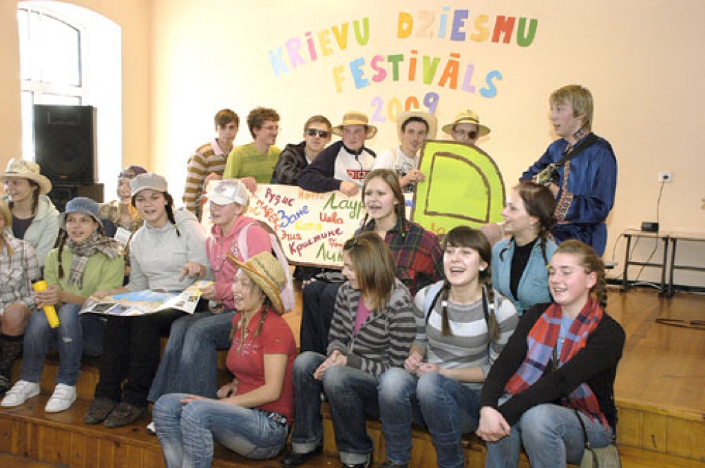 Konkursā trešo vietu ieguva 11. klase, kas izpildīja «Draugu dziesmiņu».
Autors: Ivars Bogdanovs