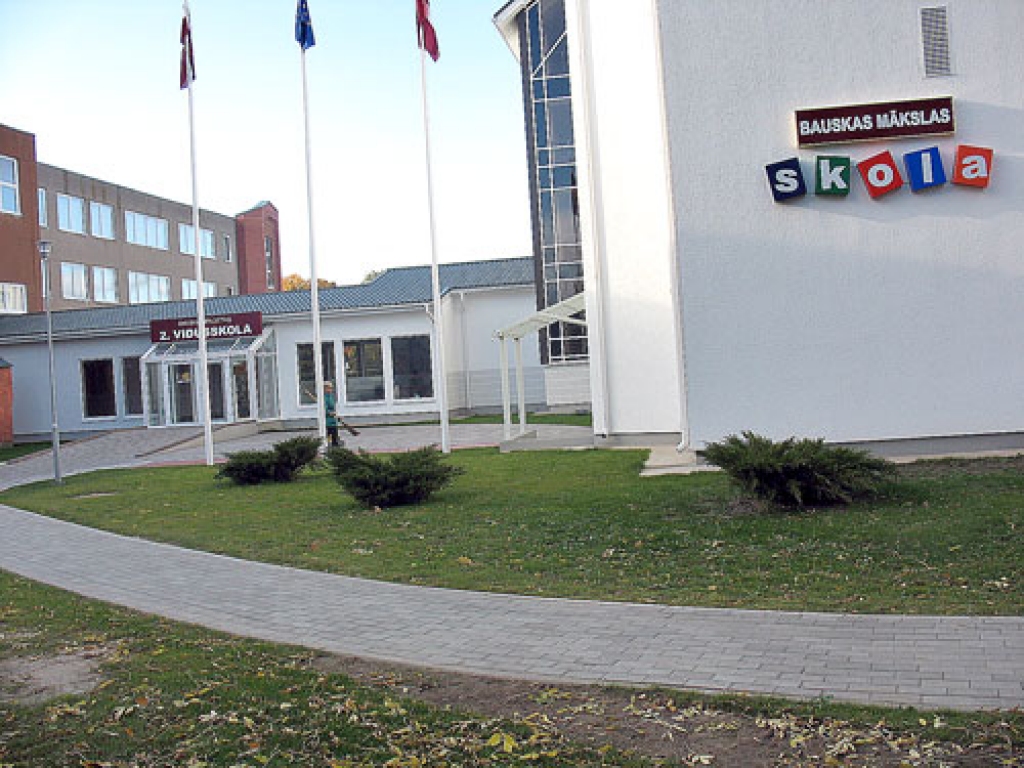 Bauskas mākslas skolai atvēlētas jaukas telpas jaunā ēkā. Vai tās pēc visām reformām varētu būt neapdzīvotas?
Autors: no «Bauskas Dzīves» arhīva