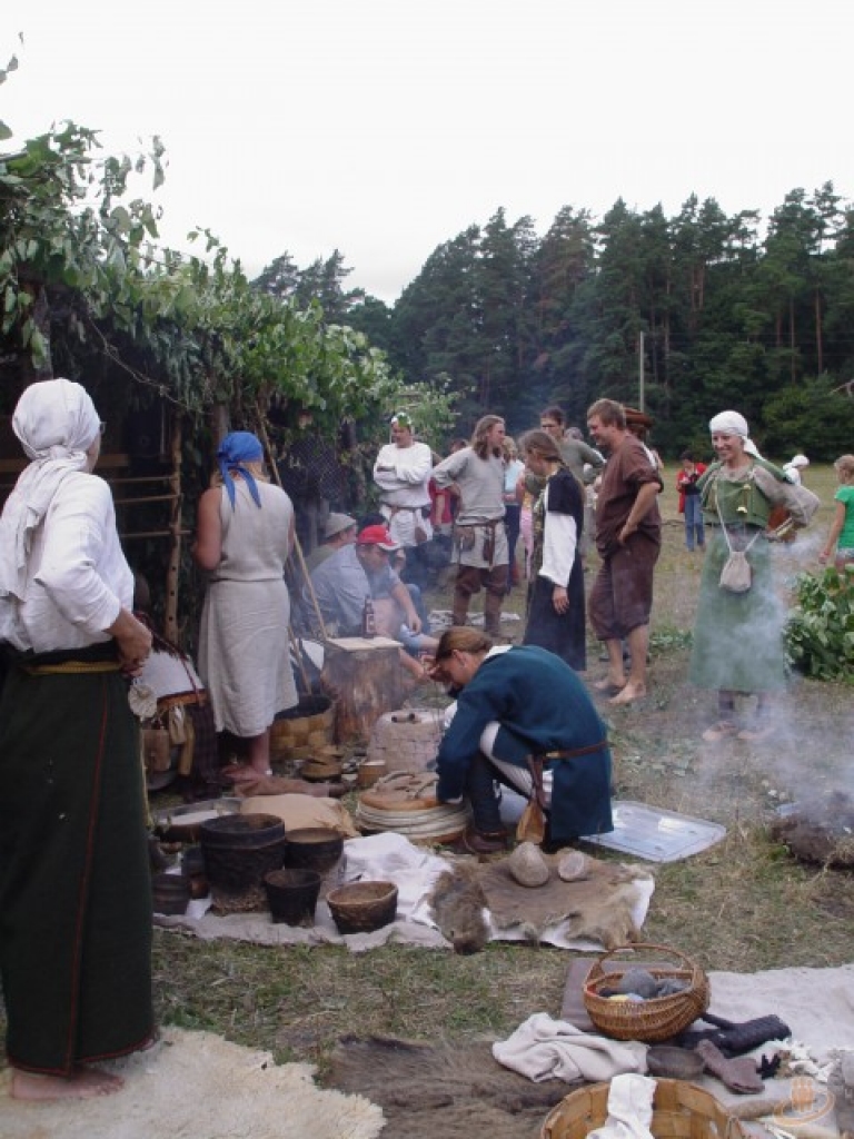 Kā katru gadu, pie Tērvetes pilskalna darbosies seno laiku apmetne.
Autors: Publicitātes foto