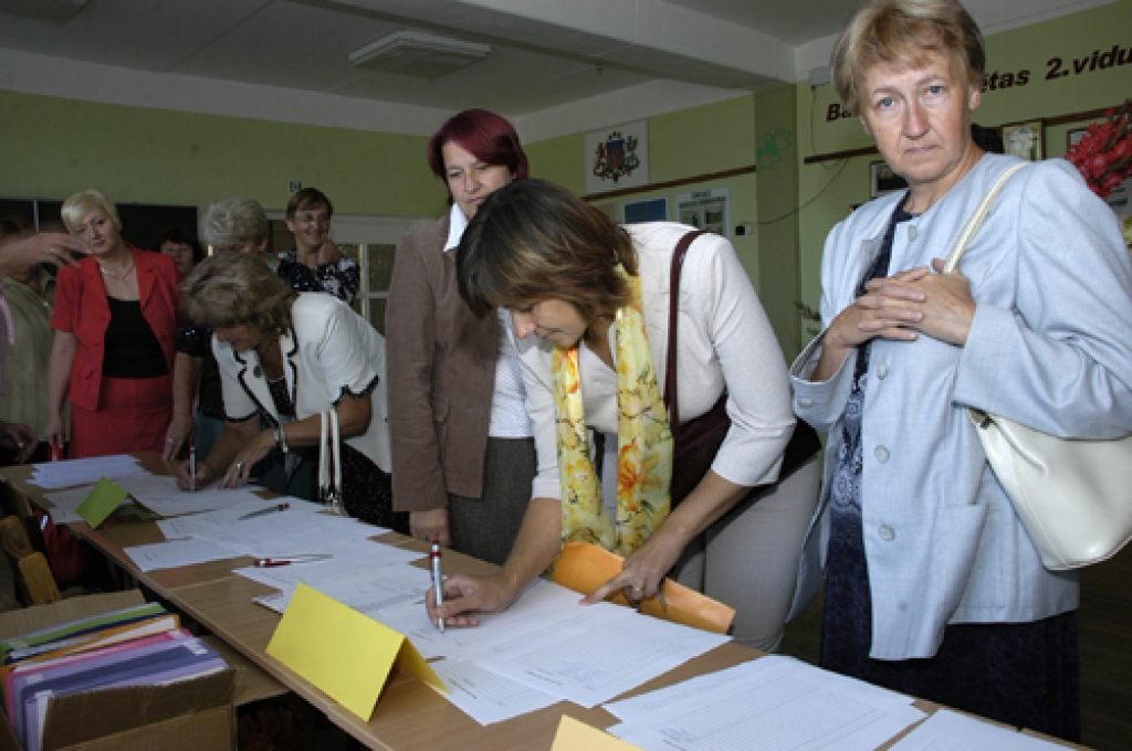 Bauskas, Vecumnieku, Iecavas un Rundāles novada pedagogu konference 27. augustā notika pilsētas 2. vidusskolā. Pirmo reizi apspriedē piedalījās Valles vidusskolas un Kurmenes pamatskolas direktores un skolotājas. 