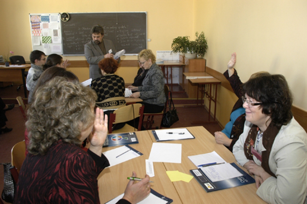 Projekta «Dabaszinības un matemātika» dalībskolu seminārs 23. oktobrī notika Bauskas 1. vidusskolā. Eiropas Sociālā fonda (ESF) finansētā projekta mērķis ir veidot tiltu starp zinātni un dzīvi. Tālab matemātikas, fizikas, ķīmijas un...
Autors: Ivars Bogdanovs