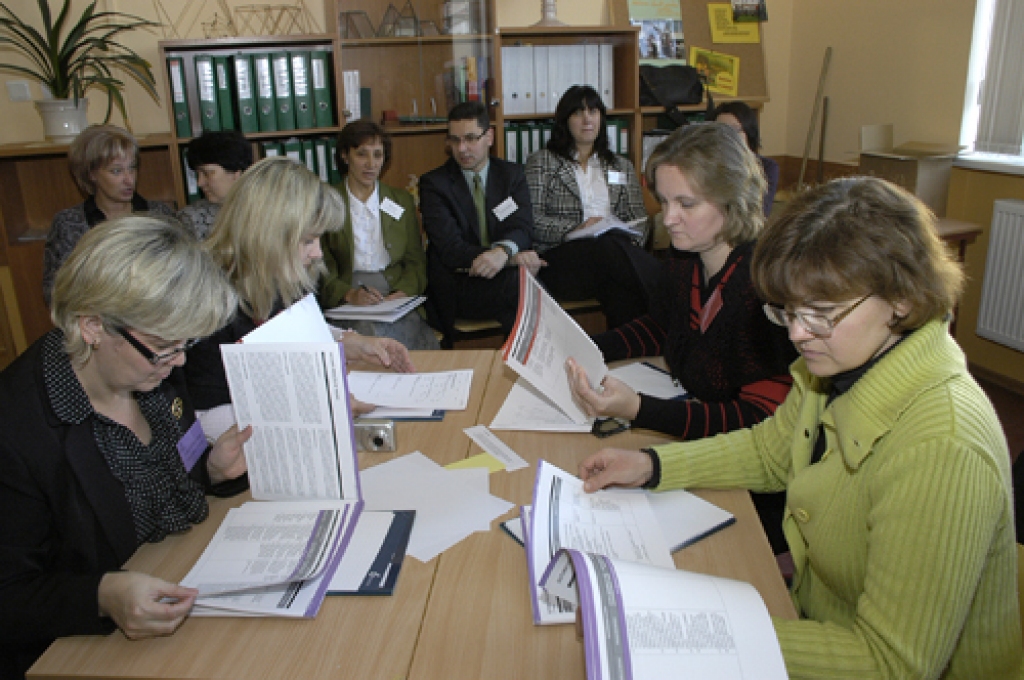 Projekta «Dabaszinības un matemātika» dalībskolu seminārs 23. oktobrī notika Bauskas 1. vidusskolā. Eiropas Sociālā fonda (ESF) finansētā projekta mērķis ir veidot tiltu starp zinātni un dzīvi. Tālab matemātikas, fizikas, ķīmijas un...
Autors: Ivars Bogdanovs