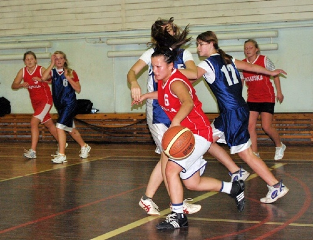 Bauskas 1. vidusskola otrā komanda triumfēja zēnu grupā Bauskas Bērnu un Jaunatnes sporta skolas piektdien, 20. novembrī, rīkotajā «Vidusskolu kausa» izcīņā 1990./93. gadā dzimušajiem. Otro vietu ieguva Bauskas 1. vidusskolas pirmā...
Autors: Uldis Varnevičs