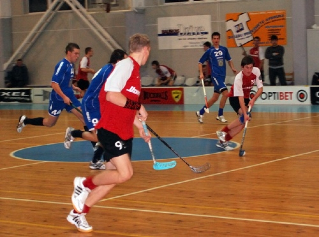 Florbola klubs «Bauska» sestdien, 21. novembrī, uzvarot ar rezultātu 4:3 mājas spēlē «Ķekavas» florbolistus, guvuši ļoti svarīgu panākumu, jo pieveikti tuvi konkurenti turnīra tabulā. Divus vārtus guva Rihards Krūmiņš, pa vieniem – Ģirts...
Autors: Uldis Varnevičs