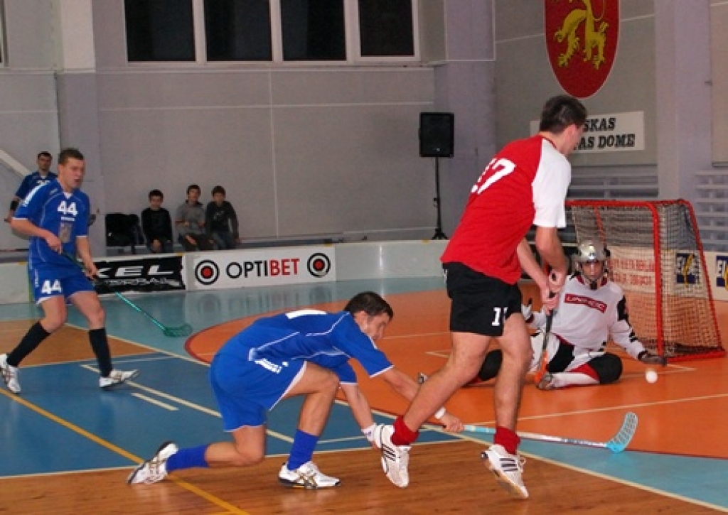 Florbola klubs «Bauska» sestdien, 21. novembrī, uzvarot ar rezultātu 4:3 mājas spēlē «Ķekavas» florbolistus, guvuši ļoti svarīgu panākumu, jo pieveikti tuvi konkurenti turnīra tabulā. Divus vārtus guva Rihards Krūmiņš, pa vieniem – Ģirts...
Autors: Uldis Varnevičs