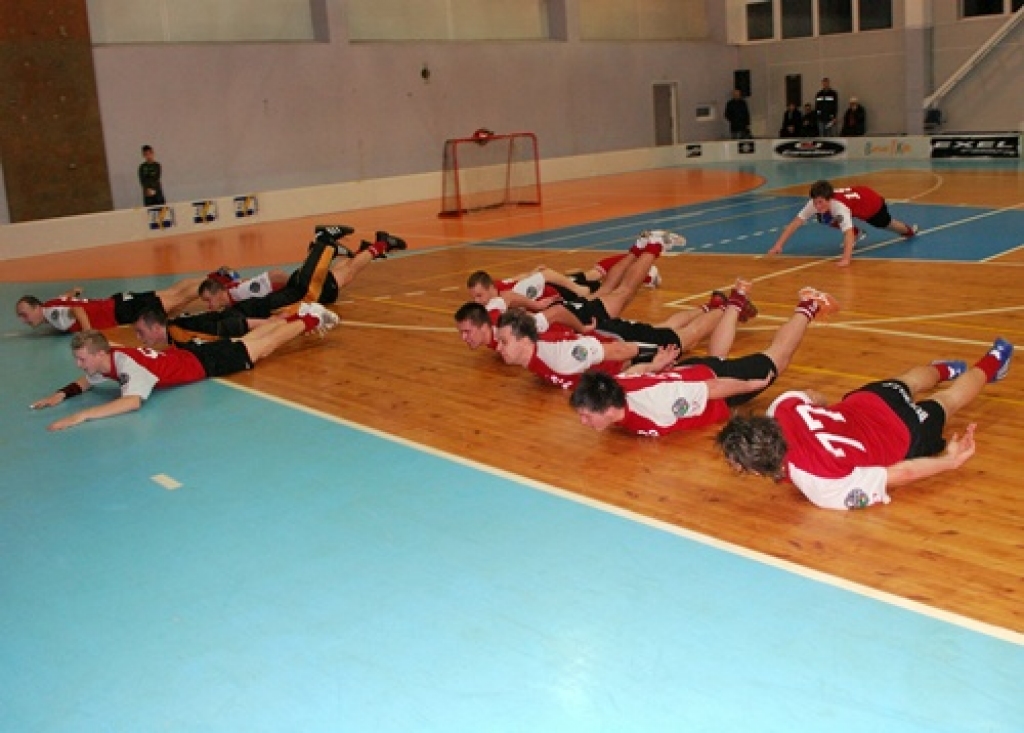 Florbola klubs «Bauska» sestdien, 21. novembrī, uzvarot ar rezultātu 4:3 mājas spēlē «Ķekavas» florbolistus, guvuši ļoti svarīgu panākumu, jo pieveikti tuvi konkurenti turnīra tabulā. Divus vārtus guva Rihards Krūmiņš, pa vieniem – Ģirts...
Autors: Uldis Varnevičs