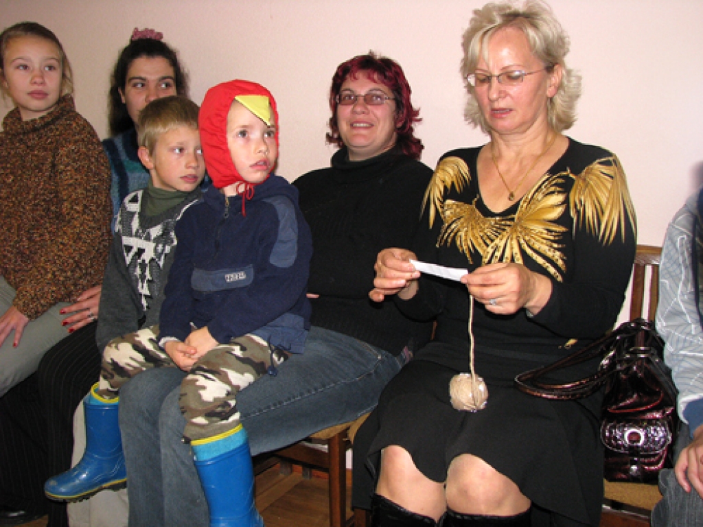 Folkloras grupas viesmīlība, dziesmas un danči sestdien, 7. novembrī, īstā ražas svētku līksmībā Vecsaules pagasta pārvaldē aizrāva vairāk nekā 30 Mārtiņdienas svinību viesu no pašu mājām, Codes un Iecavas. Baranku medaļas saņēma visi...
Autors: Juris Iļņickis