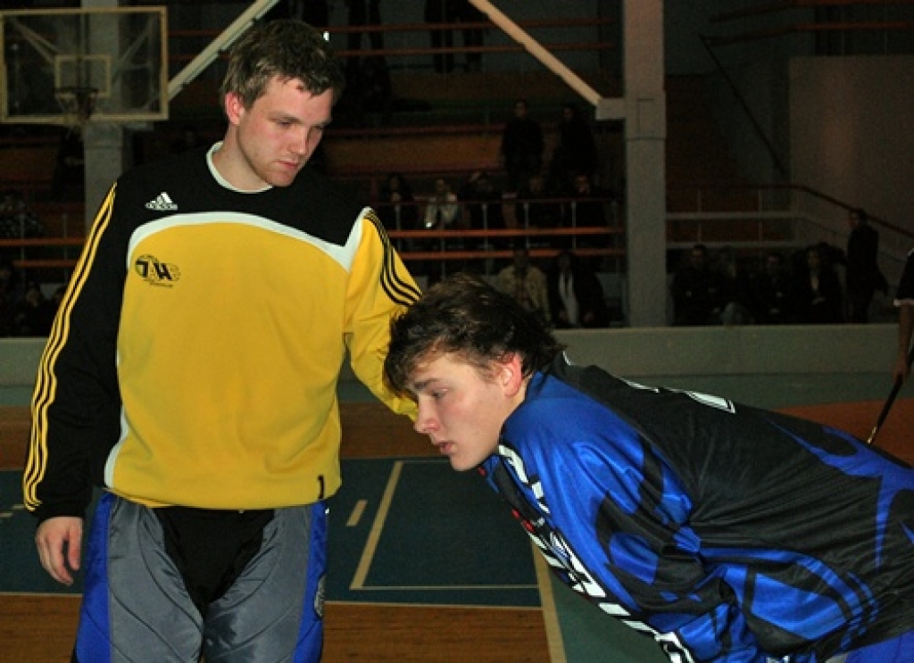 Sestdien, 7. novembrī, Latvijas atklātā florbola čempionāta virslīgā FK "Bauska" savā laukumā cīnījās ar "Jõgeva SK Tähe". Igaunijas komanda mača gaitā bija izvirzījusies vadībā ar 3:0 un 4:1, tomēr uzvaru nosargāt nespēja – baušķenieki...
Autors: Uldis Varnevičs