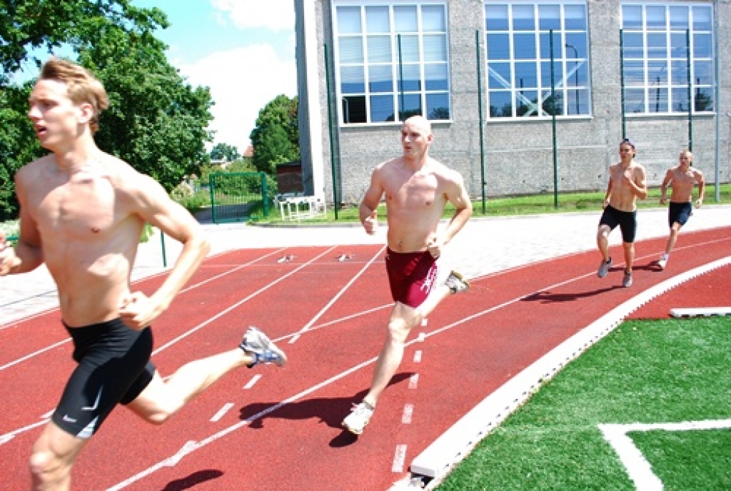 2009. gads mūsu novados bija sporta notikumu pārpilns gads. Lai arī nenotika Jaunatnes olimpiāde, tomēr jaunās sporta bāzes dod cerības, ka jau 2010. gadā būs daudz citu interesantu notikumu mūsu novadu sporta dzīvē. Piedāvājam iespēju...
Autors: Uldis Varnevičs