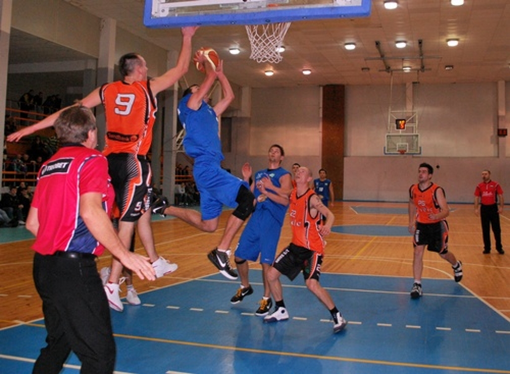 2009. gads mūsu novados bija sporta notikumu pārpilns gads. Lai arī nenotika Jaunatnes olimpiāde, tomēr jaunās sporta bāzes dod cerības, ka jau 2010. gadā būs daudz citu interesantu notikumu mūsu novadu sporta dzīvē. Piedāvājam iespēju...
Autors: Uldis Varnevičs