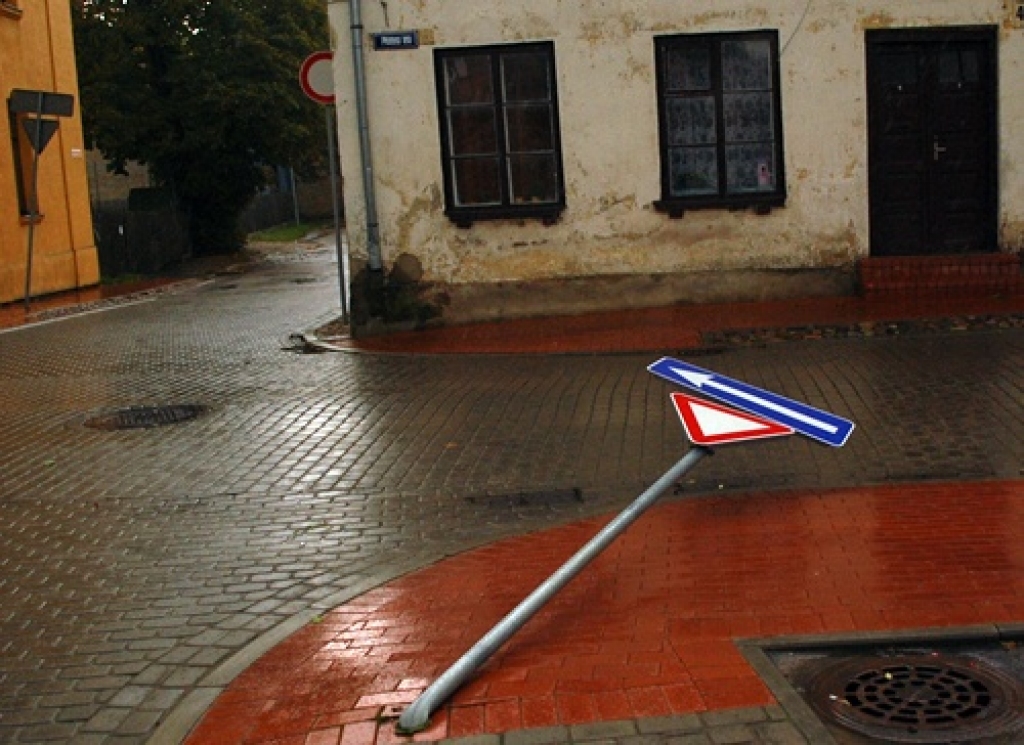Pēdējo gadu laikā Bauskas pilsētas tēls ir mainījies ļoti ievērojami. Protams, tie nav tikai pozitīvi notikumi. Sākot ar Kalna ielas remontu, apļa izveidi, «Rimi» veikala celtniecību un 2008. gada lielāko notikumu – Bauskas pils viena...
Autors: Uldis Varnevičs