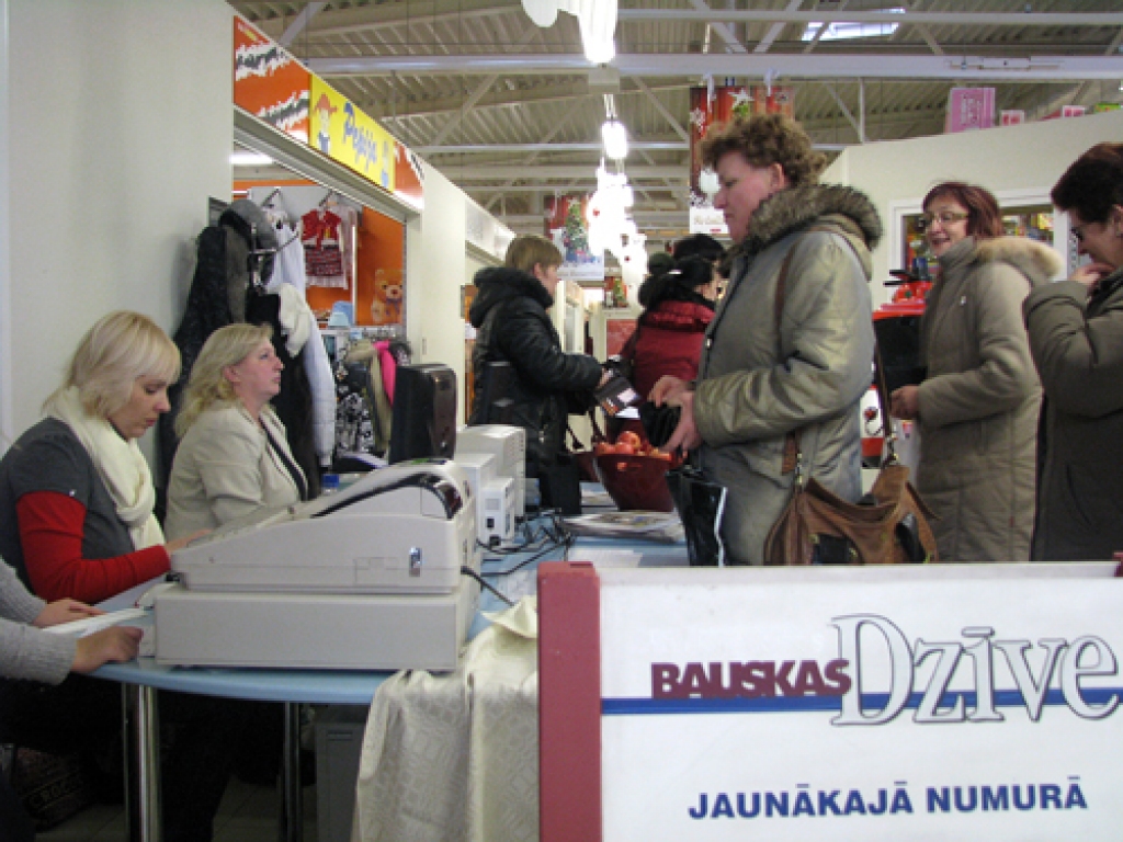 Laikraksts «Bauskas Dzīve» 19. decembrī lielveikalā «Rimi Bauska» rīkoja abonēšanas pasākumu. Tas bija neparasts, muzikāls atgādinājums, ka klāt gadu mija un 2010. gadam jānoformē avīzes abonements.
Veikala apmeklētājus, «Bauskas Dzīves»...