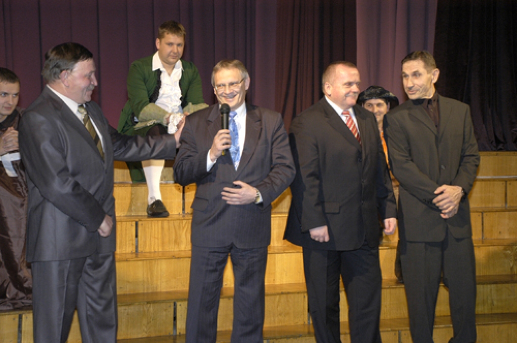 Īslīces pagasta kultūras namā 4. decembrī svētku reize bija sportistiem, sporta darba organizatoriem, sporta atbalstītājiem. Šī bija jau desmitā reize, kad rajona pašvaldība kopā ar laikraksta «Bauskas Dzīve» redakciju organizē gada...
Autors: Ivars Bogdanovs