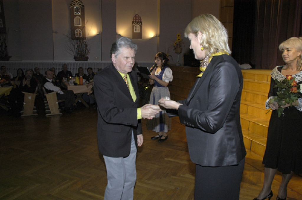 Īslīces pagasta kultūras namā 4. decembrī svētku reize bija sportistiem, sporta darba organizatoriem, sporta atbalstītājiem. Šī bija jau desmitā reize, kad rajona pašvaldība kopā ar laikraksta «Bauskas Dzīve» redakciju organizē gada...
Autors: Ivars Bogdanovs