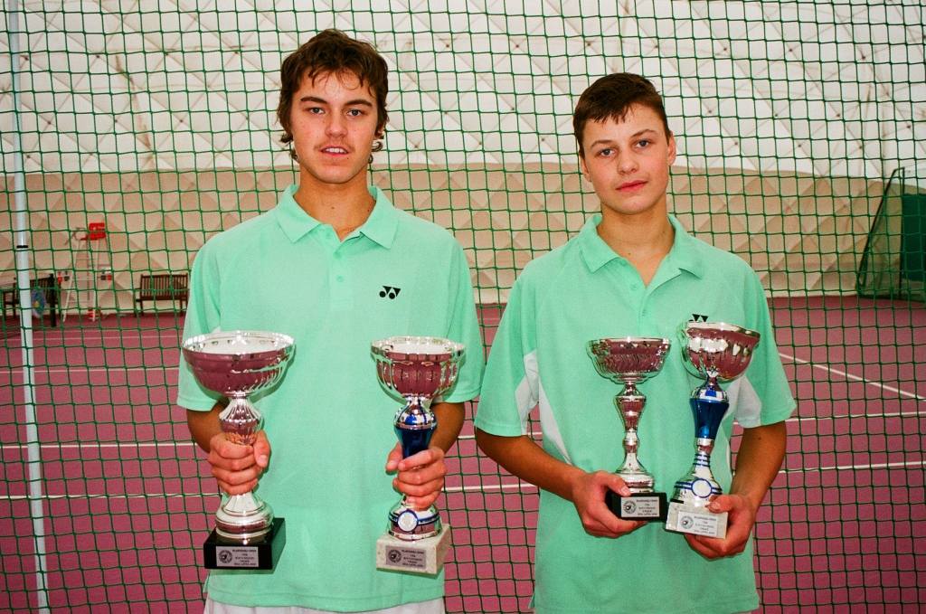 Ar jauno 2010. gadu Mārtiņš un Jānis Podžus būs Vācijas tenisa kluba «Bayer Dormagen» biedri. 
Autors: No «Bauskas Dzīves» arhīva.