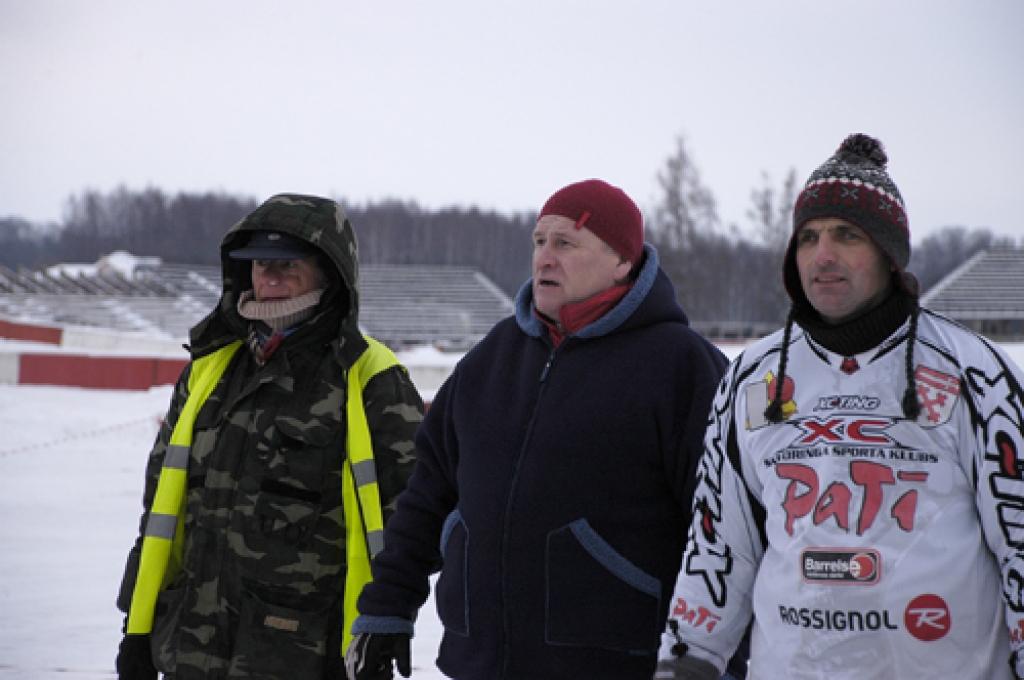 Pirmo reizi neatkarīgās Latvijas laikā sporta kompleksa «Mūsa» trasē 17. janvārī risinājās Latvijas kausa izcīņa skijoringā un motokrosā.
Startēja 129 dalībnieki, viņu pulkā arī Latvijas motosporta leģendas Artis Rasmanis un Jānis Vinters....
Autors: Ivars Bogdanovs