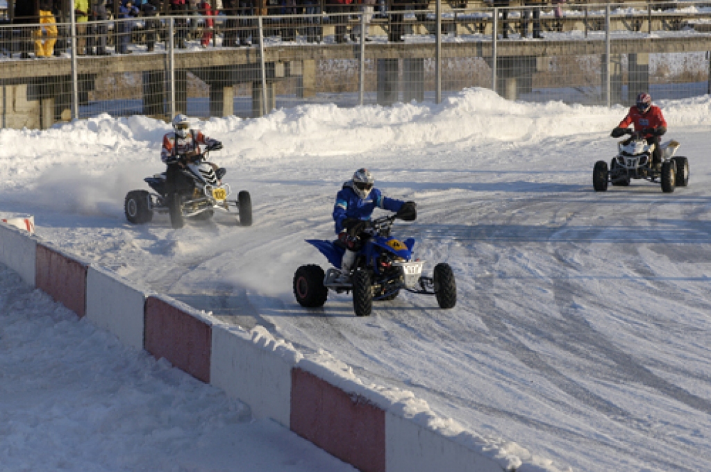 Pirmo reizi neatkarīgās Latvijas laikā sporta kompleksa «Mūsa» trasē 17. janvārī risinājās Latvijas kausa izcīņa skijoringā un motokrosā.
Startēja 129 dalībnieki, viņu pulkā arī Latvijas motosporta leģendas Artis Rasmanis un Jānis Vinters....
Autors: Ivars Bogdanovs