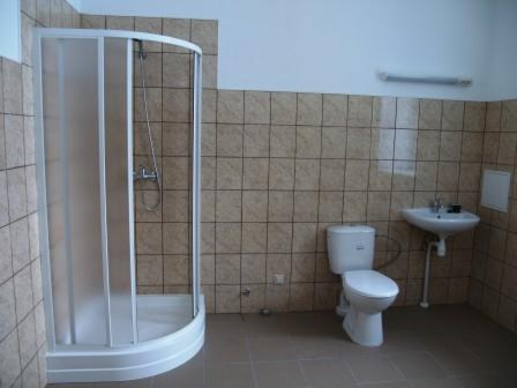 Ekspluatācijā nodota Iecavas novada pašvaldības dārgi renovētā sociālā māja «Aizupieši» un jaunceltā saimniecības māja. Senajai mājai saglabāta oriģinālā ķieģeļu karnīzes apdare un sienu atsegumi. Būvdarbi te paveikti labā kvalitātē,...
