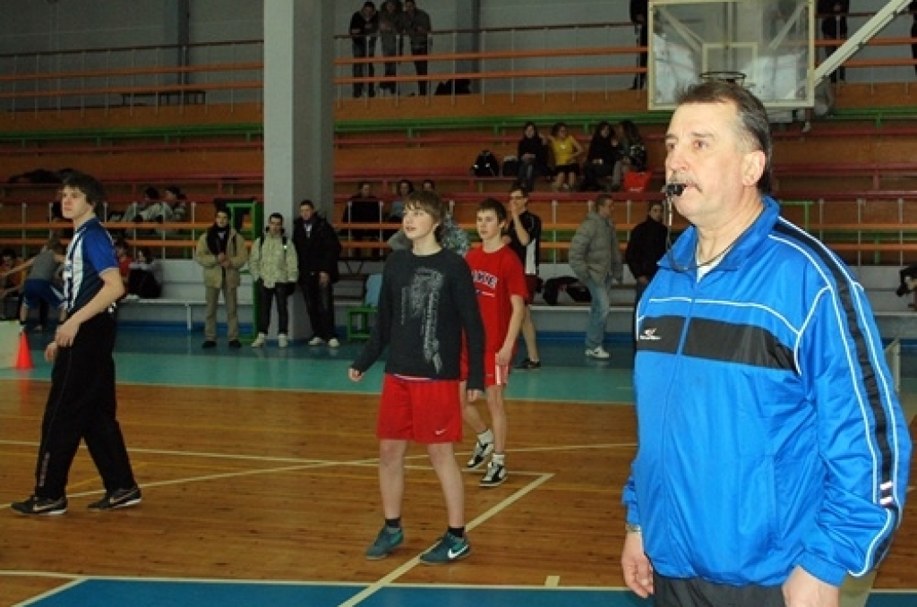 Bauskas 1. vidusskolas sporta spartakiādē 18. februārī starp vidusskolu klasēm tika sadalītas vietas tādā sporta veidā kā tautas bumba. Starp meitenēm trešo vietu ieguva 12. c klases meitenes, otrajā vietā – 12. a klase. Bet pirmo vietu...
Autors: Uldis Varnevičs