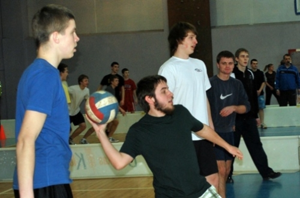 Bauskas 1. vidusskolas sporta spartakiādē 18. februārī starp vidusskolu klasēm tika sadalītas vietas tādā sporta veidā kā tautas bumba. Starp meitenēm trešo vietu ieguva 12. c klases meitenes, otrajā vietā – 12. a klase. Bet pirmo vietu...
Autors: Uldis Varnevičs