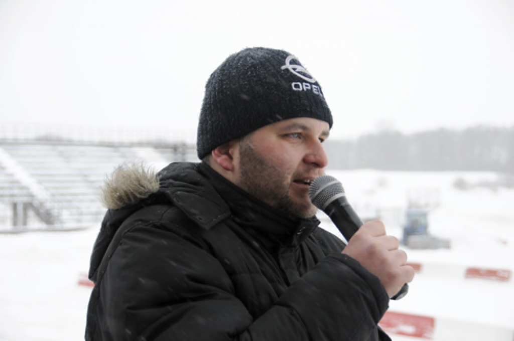 Mūsas trasē 20. februārī folkreisā startēja 14 sportistu, nacionālajā klasē autokrosā – 10 dalībnieku. Fotogrāfijās sniedzam ieskatu šajā autosporta ziemas izrādē.
Autors: Ivars Bogdanovs