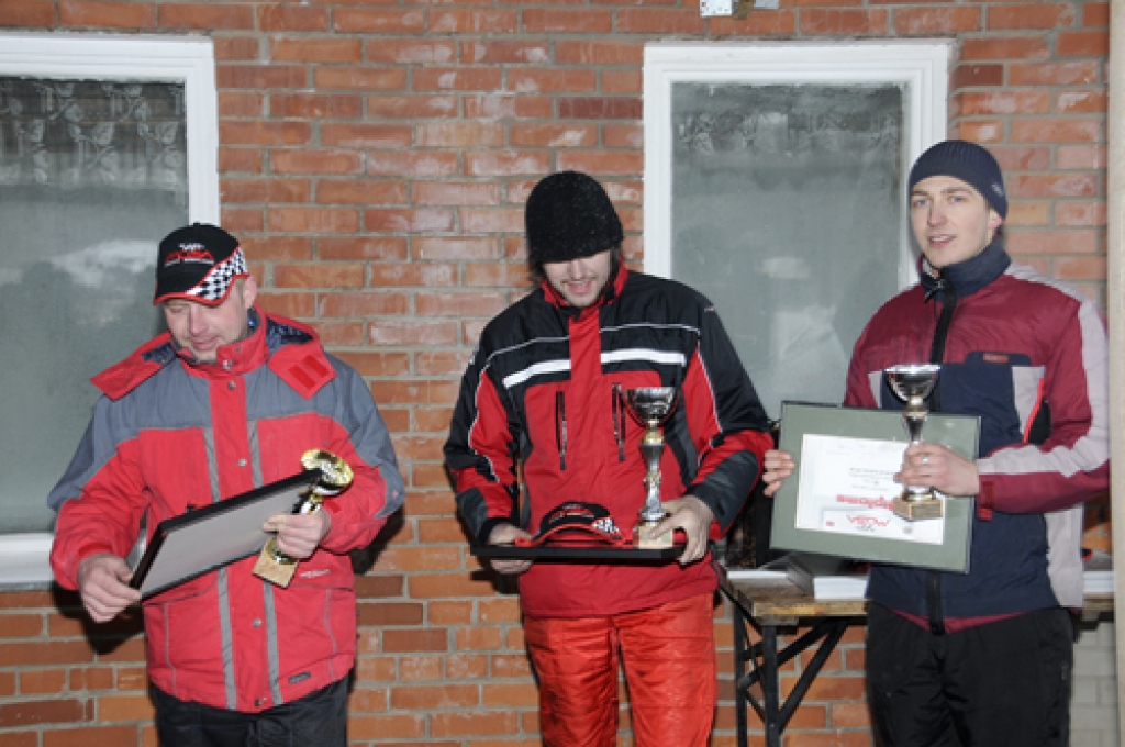 Mūsas trasē 20. februārī folkreisā startēja 14 sportistu, nacionālajā klasē autokrosā – 10 dalībnieku. Fotogrāfijās sniedzam ieskatu šajā autosporta ziemas izrādē.
Autors: Ivars Bogdanovs