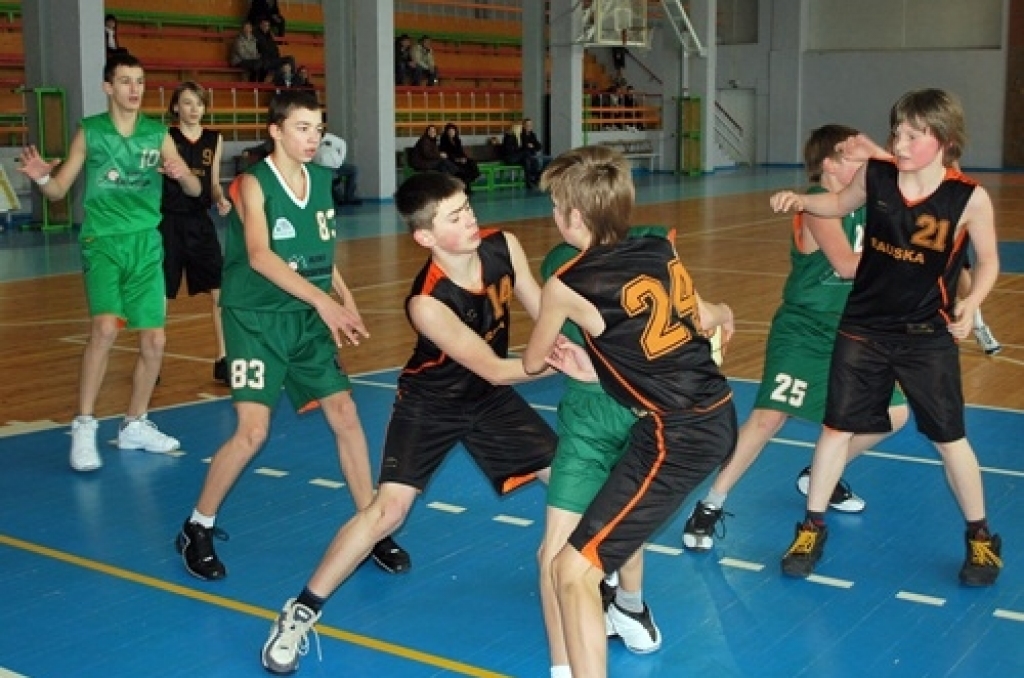 Latvijas «Swedbank» jaunatnes basketbola līgas sacensības notika 13. un 14. februārī. Bauskas D1 grupas komanda turnīra tabulā savā grupā ir piektajā vietā. Tā uzvarēja komandu «Ķeizarmežs» ar 54:26, bet 14. februārī piekāpās vienībai...
Autors: Uldis Varnevičs
