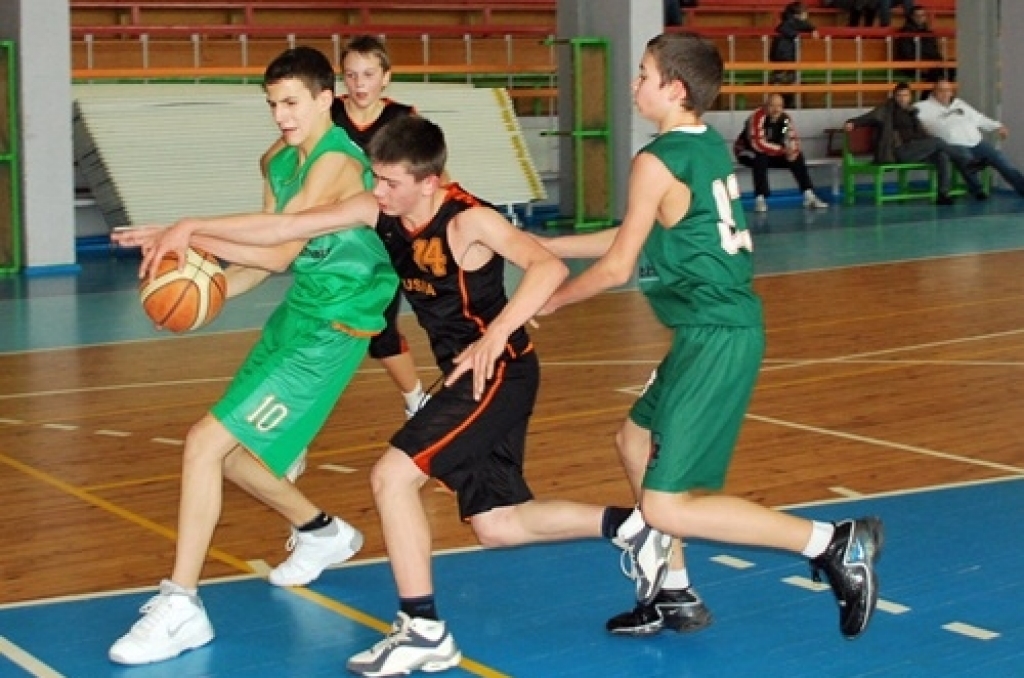 Latvijas «Swedbank» jaunatnes basketbola līgas sacensības notika 13. un 14. februārī. Bauskas D1 grupas komanda turnīra tabulā savā grupā ir piektajā vietā. Tā uzvarēja komandu «Ķeizarmežs» ar 54:26, bet 14. februārī piekāpās vienībai...
Autors: Uldis Varnevičs