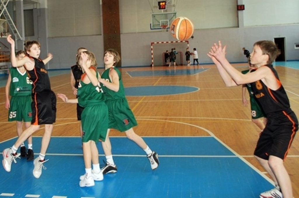 Latvijas «Swedbank» jaunatnes basketbola līgas sacensības notika 13. un 14. februārī. Bauskas D1 grupas komanda turnīra tabulā savā grupā ir piektajā vietā. Tā uzvarēja komandu «Ķeizarmežs» ar 54:26, bet 14. februārī piekāpās vienībai...
Autors: Uldis Varnevičs