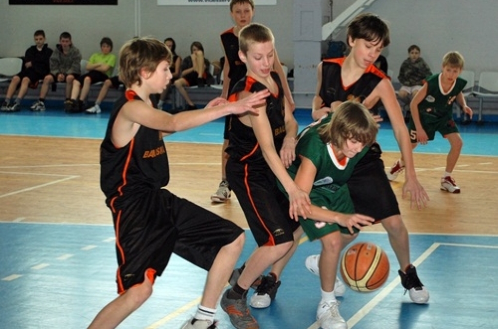 Latvijas «Swedbank» jaunatnes basketbola līgas sacensības notika 13. un 14. februārī. Bauskas D1 grupas komanda turnīra tabulā savā grupā ir piektajā vietā. Tā uzvarēja komandu «Ķeizarmežs» ar 54:26, bet 14. februārī piekāpās vienībai...
Autors: Uldis Varnevičs