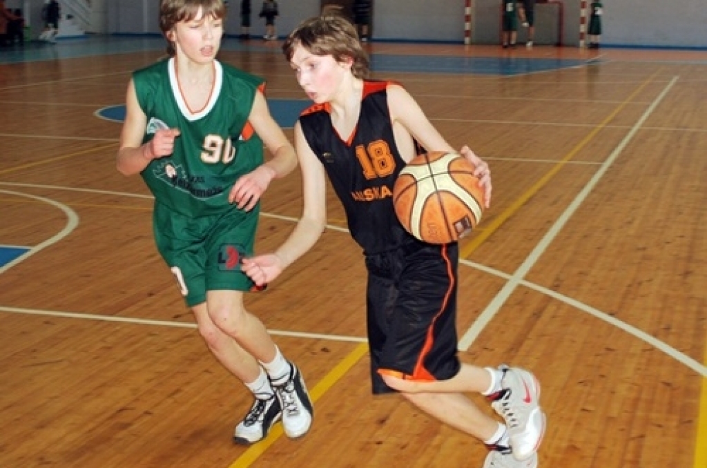 Latvijas «Swedbank» jaunatnes basketbola līgas sacensības notika 13. un 14. februārī. Bauskas D1 grupas komanda turnīra tabulā savā grupā ir piektajā vietā. Tā uzvarēja komandu «Ķeizarmežs» ar 54:26, bet 14. februārī piekāpās vienībai...
Autors: Uldis Varnevičs