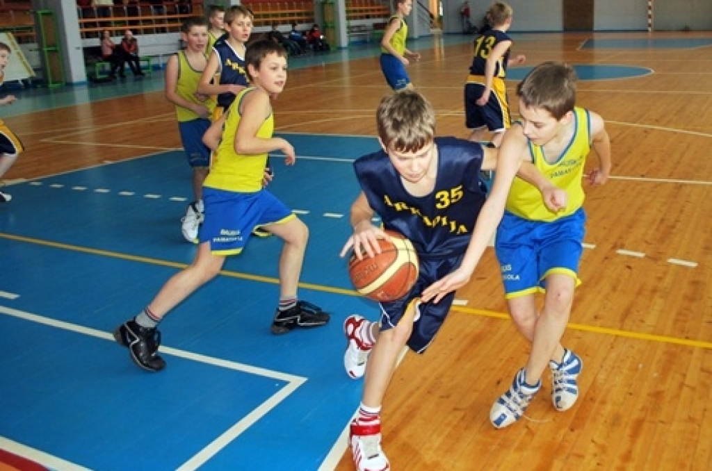 Latvijas «Swedbank» jaunatnes basketbola līgas sacensības notika 13. un 14. februārī. Bauskas D1 grupas komanda turnīra tabulā savā grupā ir piektajā vietā. Tā uzvarēja komandu «Ķeizarmežs» ar 54:26, bet 14. februārī piekāpās vienībai...
Autors: Uldis Varnevičs