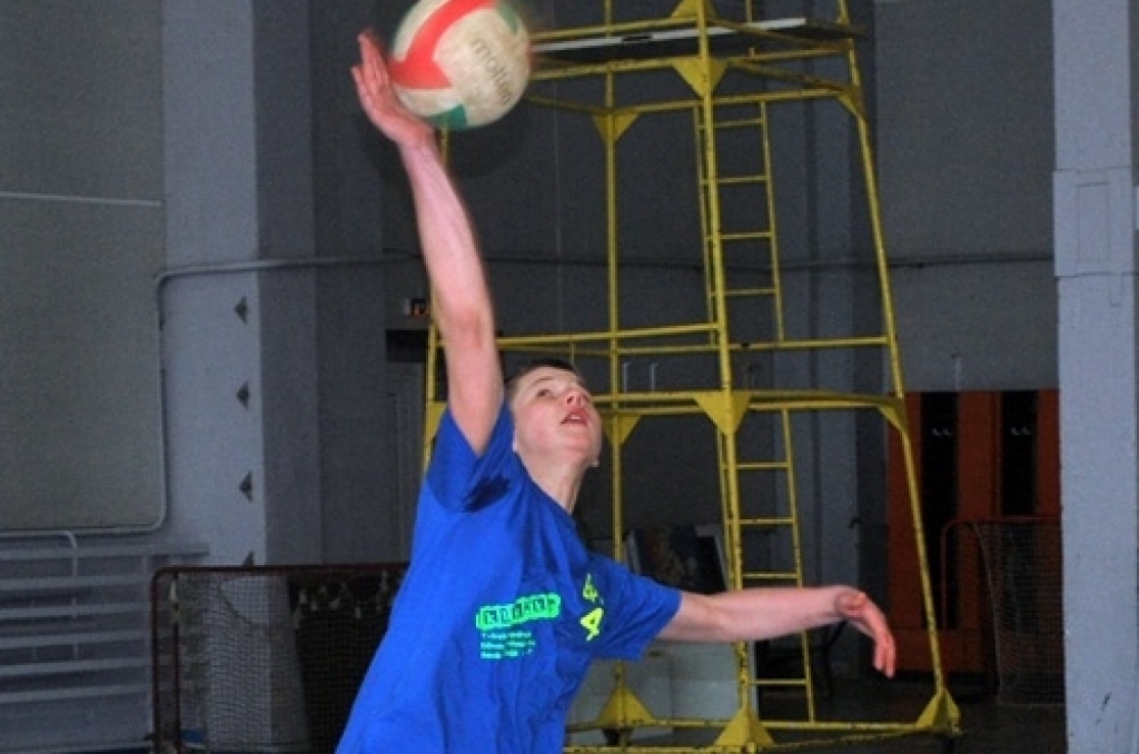 Volejbola turnīrā «Lāse 2010» 5. – 9. klašu skolēniem zēnu grupā par uzvarētājiem kļuva Valles vidusskolas puiši. Otrajā vietā palika Bauskas 2. vidusskolas komanda, bet trešā – Mežotnes pamatskola. 

Meiteņu cīņās Gunta Mašinska vadītajai...
Autors: Uldis Varnevičs