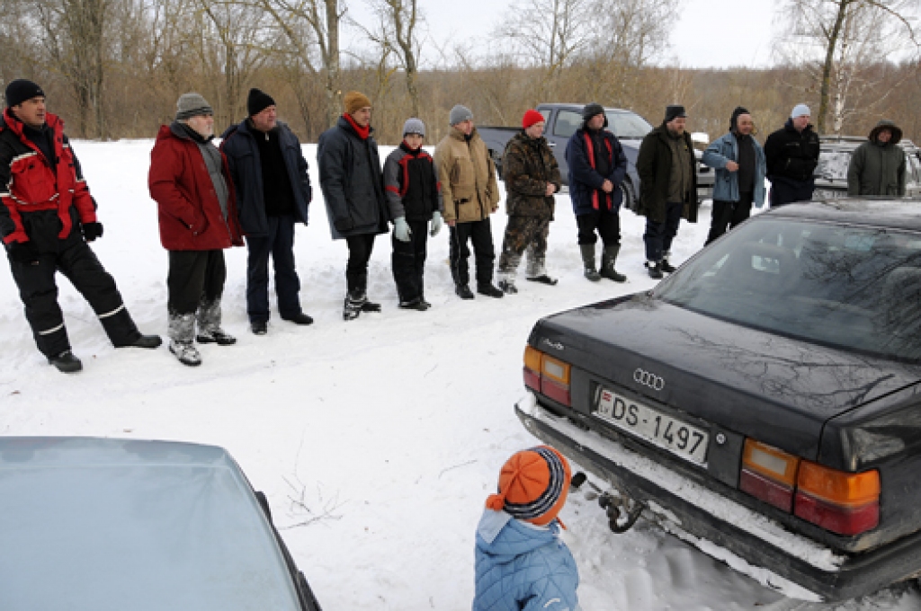 Bauskas mednieku un makšķernieku biedrība Bangu dīķī regulāri organizē sacensības. 7. februārī veiksmi izmēģināja gandrīz divi desmiti makšķernieku. Pārliecinoši labākais bija rundālietis Dainis Liepiņš, kura loms svēra 810 gramu....
Autors: Ivars Bogdanovs