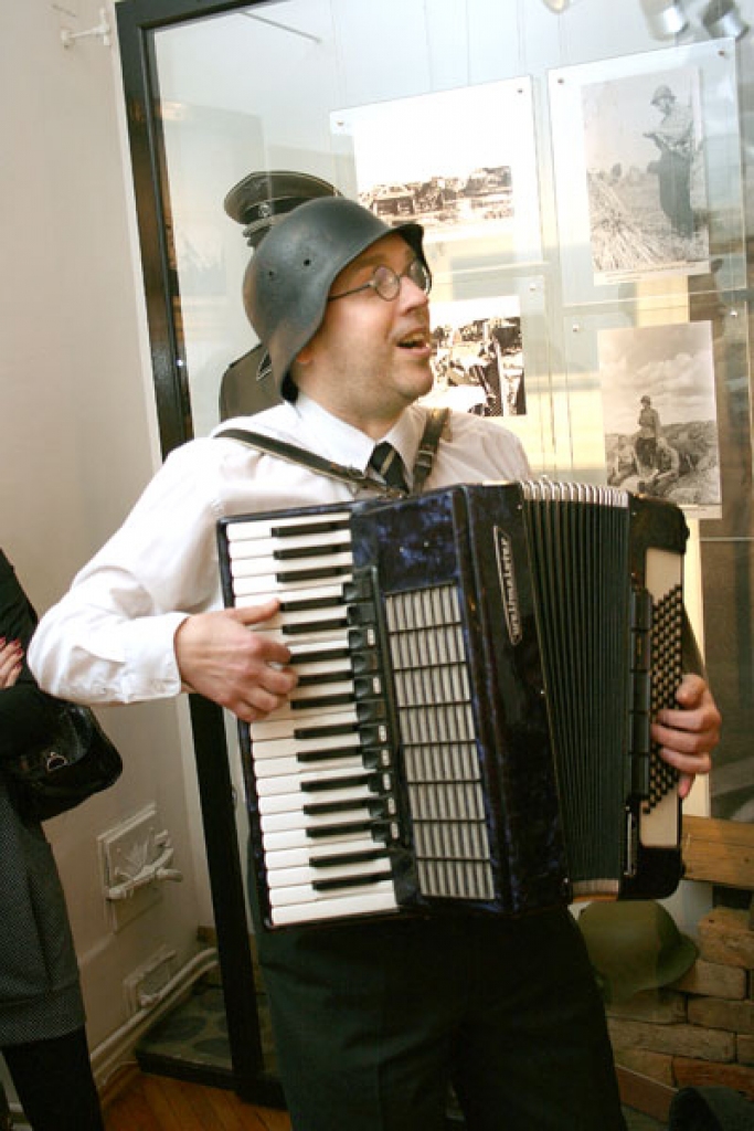 Latviešu un lietuviešu tradīciju saglabāšanas un attīstīšanas iespējas Zemgales reģionā 30. martā Rundāles novada bērnudārzā «Mārpuķīte» apsprieda Latvijas un Lietuvas sadarbības projektā «Pirmsskolas izglītība».
Tajā piedalījās kolēģi no...