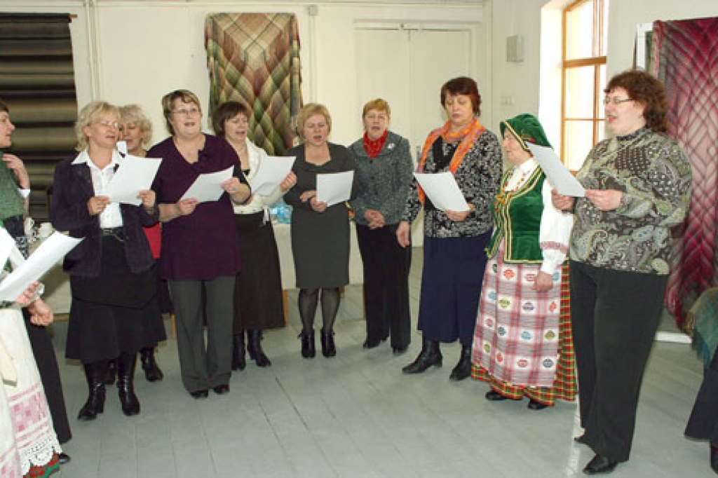 Latviešu un lietuviešu tradīciju saglabāšanas un attīstīšanas iespējas Zemgales reģionā 30. martā Rundāles novada bērnudārzā «Mārpuķīte» apsprieda Latvijas un Lietuvas sadarbības projektā «Pirmsskolas izglītība».
Tajā piedalījās kolēģi no...
