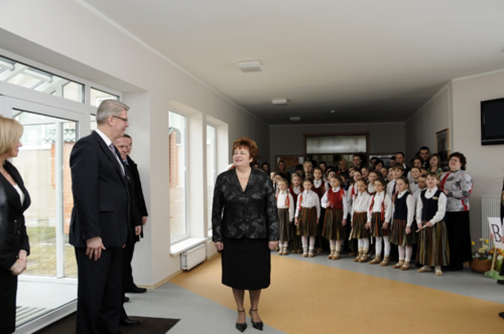Viesojoties Bauskā, Valsts prezidentam Valdim Zatleram 19. martā bija plaša programma. Viņš nolika ziedus pie Brīvības pieminekļa, novada domē tikās ar deputātiem un domes vadību, vēlāk apmeklēja SIA «Kronis» un Bauzes tirgu. Bauskas 2....
Autors: Ivars Bogdanovs