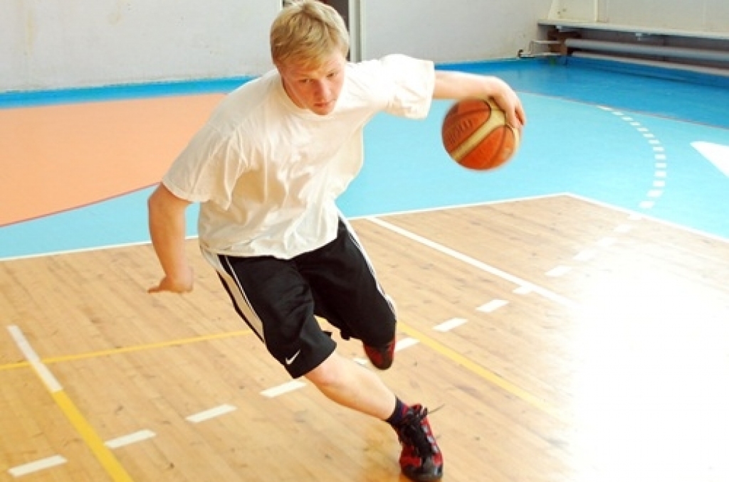 Ar fināla cīņu starp «Ozo» un basketbola kluba «Eva Autonams» komandu sestdien, 6. martā, noslēdzās basketbola kluba (BK) «Bauskas zelta lauvas» kausa izcīņa. Noslēgumā, pārliecinoši uzvarot «Ozo», «Eva Autonams» ieguva kausu. Trešo vietu,...
Autors: Uldis Varnevičs
