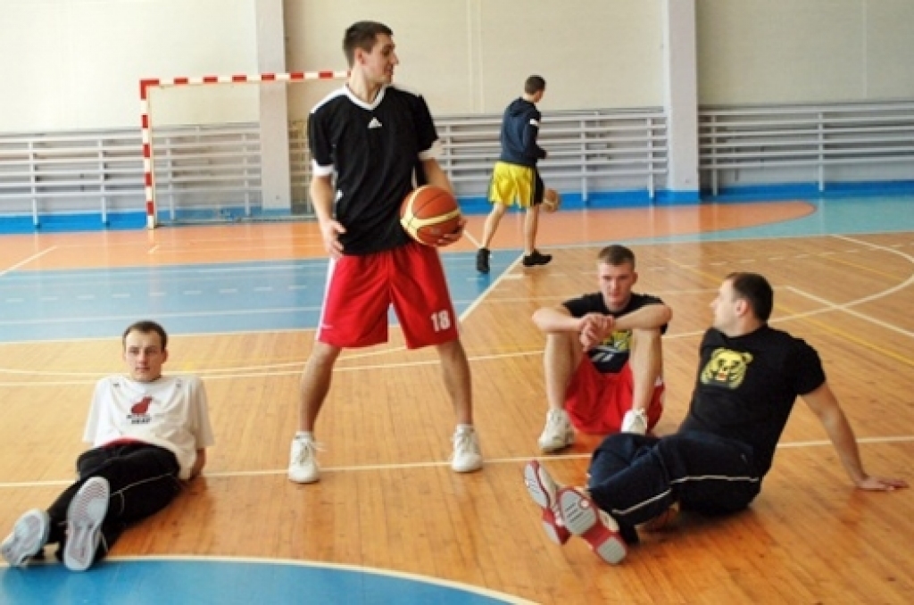 Ar fināla cīņu starp «Ozo» un basketbola kluba «Eva Autonams» komandu sestdien, 6. martā, noslēdzās basketbola kluba (BK) «Bauskas zelta lauvas» kausa izcīņa. Noslēgumā, pārliecinoši uzvarot «Ozo», «Eva Autonams» ieguva kausu. Trešo vietu,...
Autors: Uldis Varnevičs