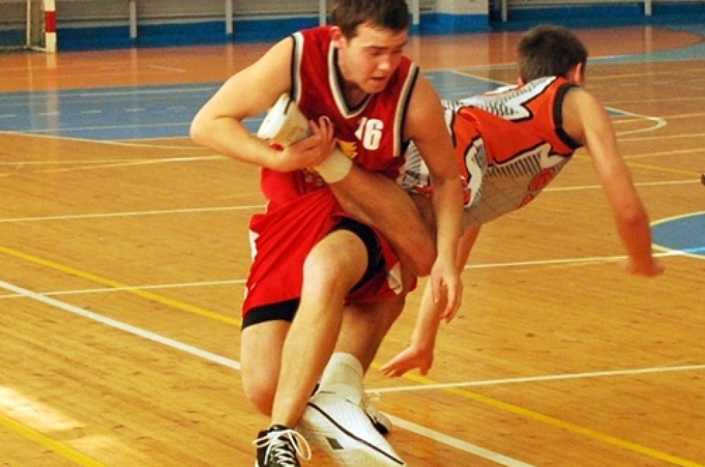 Ar fināla cīņu starp «Ozo» un basketbola kluba «Eva Autonams» komandu sestdien, 6. martā, noslēdzās basketbola kluba (BK) «Bauskas zelta lauvas» kausa izcīņa. Noslēgumā, pārliecinoši uzvarot «Ozo», «Eva Autonams» ieguva kausu. Trešo vietu,...
Autors: Uldis Varnevičs