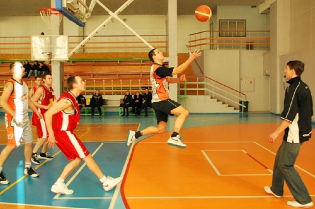 Ar fināla cīņu starp «Ozo» un basketbola kluba «Eva Autonams» komandu sestdien, 6. martā, noslēdzās basketbola kluba (BK) «Bauskas zelta lauvas» kausa izcīņa. Noslēgumā, pārliecinoši uzvarot «Ozo», «Eva Autonams» ieguva kausu. Trešo vietu,...
Autors: Uldis Varnevičs