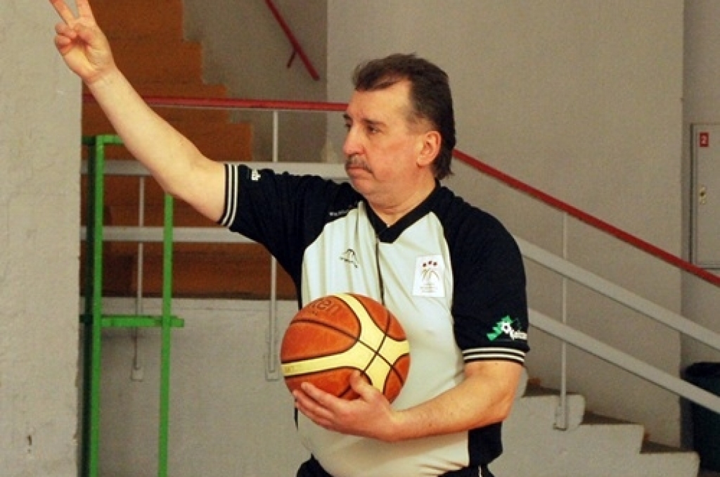 Ar fināla cīņu starp «Ozo» un basketbola kluba «Eva Autonams» komandu sestdien, 6. martā, noslēdzās basketbola kluba (BK) «Bauskas zelta lauvas» kausa izcīņa. Noslēgumā, pārliecinoši uzvarot «Ozo», «Eva Autonams» ieguva kausu. Trešo vietu,...
Autors: Uldis Varnevičs