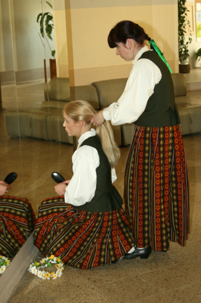 Vidējās paaudzes deju kopa «Biguļi» 24. aprīļa vakarā Bauskas tautas namā svinēja 30 gadu jubileju. Kolektīva vēstures lappuses «pāršķīra» kultūras darbinieks no Īslīces, bijušais dejotājs Roberts Trinskis. Koncertā piedalījās «Biguļu»...
