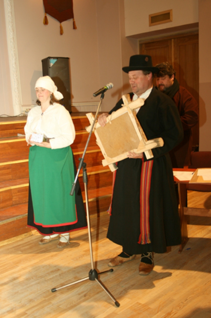 Vidējās paaudzes deju kopa «Biguļi» 24. aprīļa vakarā Bauskas tautas namā svinēja 30 gadu jubileju. Kolektīva vēstures lappuses «pāršķīra» kultūras darbinieks no Īslīces, bijušais dejotājs Roberts Trinskis. Koncertā piedalījās «Biguļu»...
