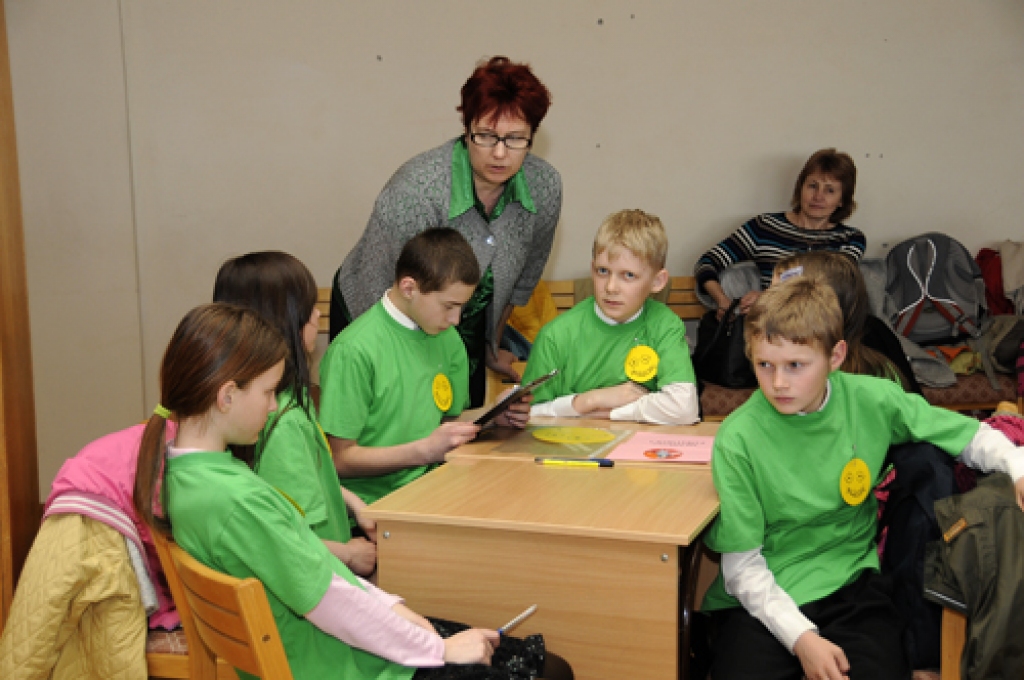 Zemgales Mutes veselības centra rīkotajā viktorīnā «Esi gudrs - būsi vesels!» 14. aprīlī piedalījās piektklasnieki no 21 skolas. Audzēkņi pārstāvēja Bauskas, Rundāles, Iecavas un Vecumnieku novadu. Konkursā pirmo vietu ieguva Stelpes...
Autors: Ivars Bogdanovs