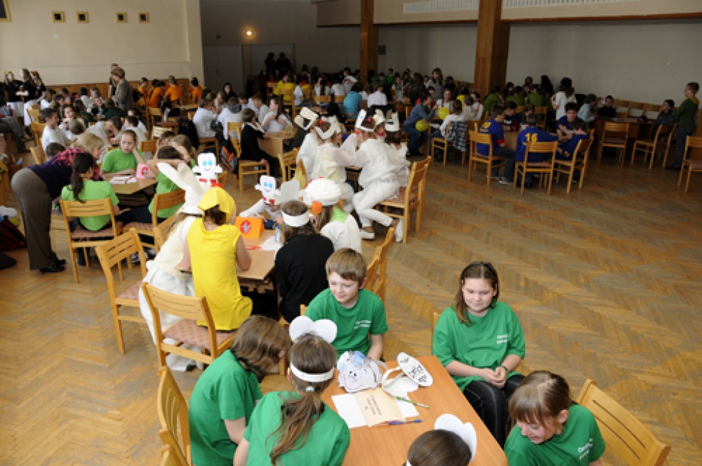 Zemgales Mutes veselības centra rīkotajā viktorīnā «Esi gudrs - būsi vesels!» 14. aprīlī piedalījās piektklasnieki no 21 skolas. Audzēkņi pārstāvēja Bauskas, Rundāles, Iecavas un Vecumnieku novadu. Konkursā pirmo vietu ieguva Stelpes...
Autors: Ivars Bogdanovs