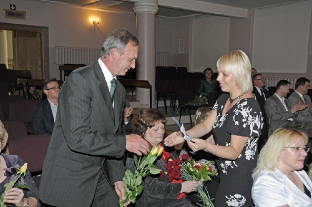 Konkursa «Reģiona uzņēmējs 2009» apbalvošanas ceremonija Bauskas tautas namā notika piektdien, 28. maijā. Uz to bija aicināti visi «Bauskas Dzīves» lasītāju, novadu domju un pagastu pārvalžu ieteiktie komersanti. Pasākumā piedalījās arī...
Autors: Ivars Bogdanovs